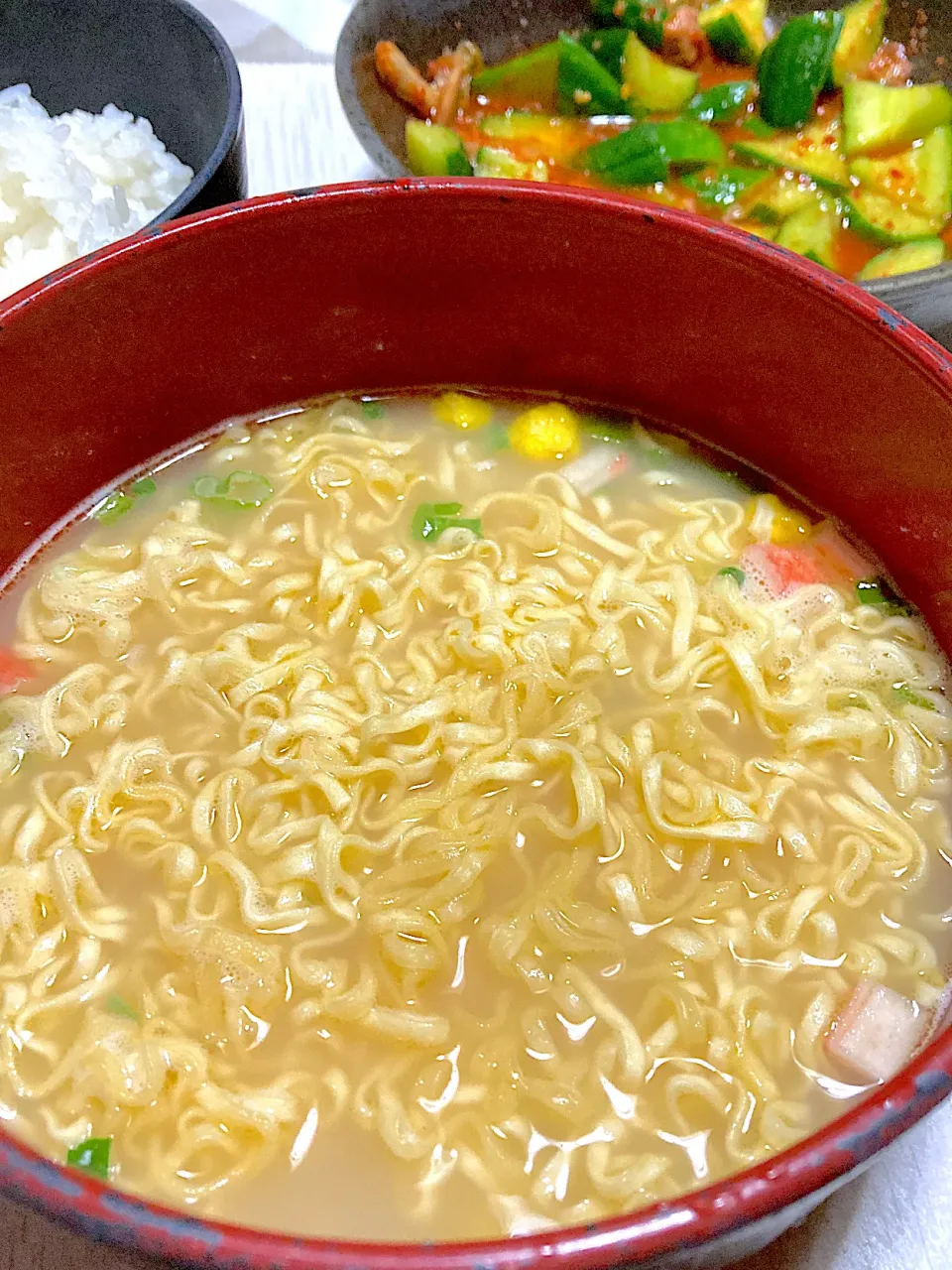 シーフードラーメン、きゅうりのキムチあえ|Ayaさん