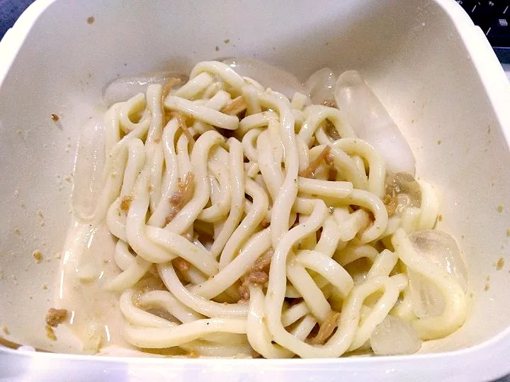 なめ茸と肉そぼろ入り胡麻ダレ冷やしうどん|darkbaronさん