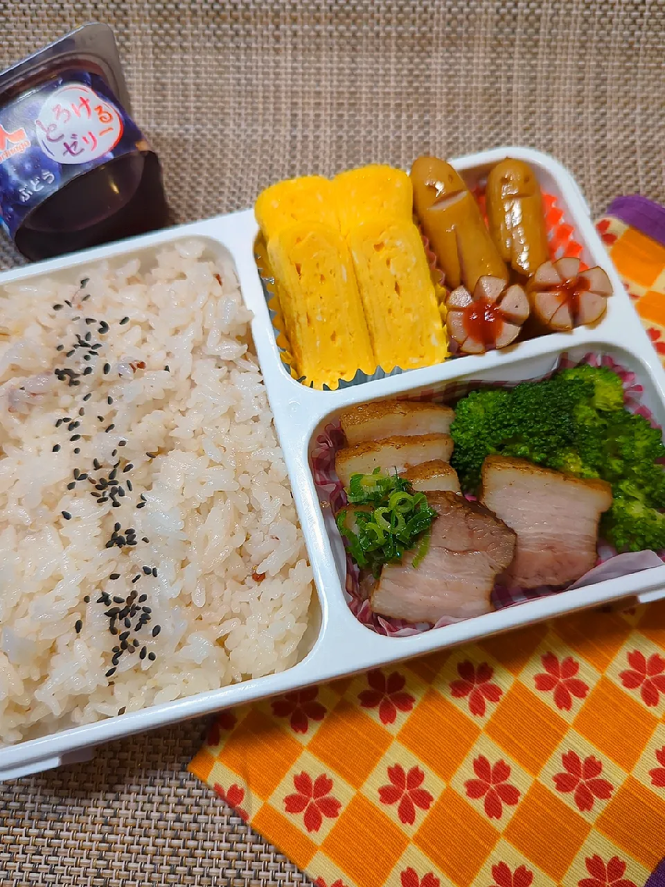 Snapdishの料理写真:中学生弁当 2023/07/10(月)|どかどかさん