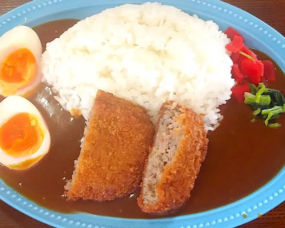 メンチカツカレー|Food is lifeさん