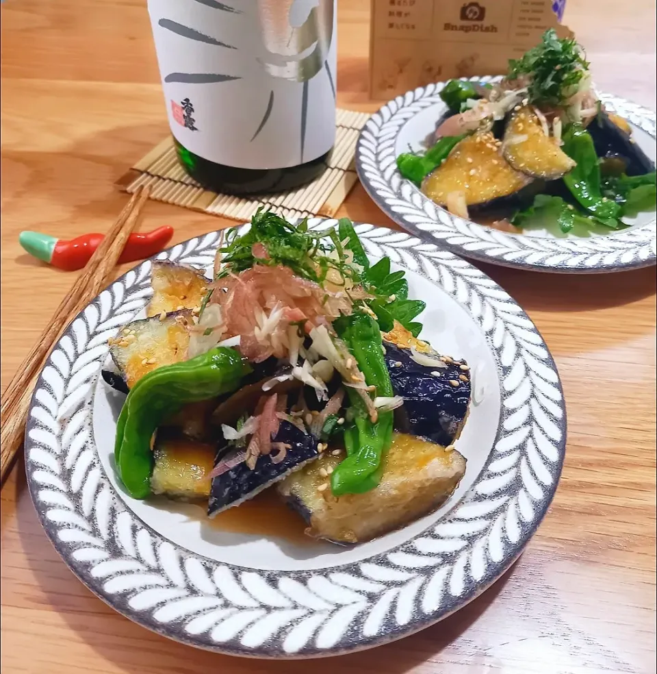 Snapdishの料理写真:茄子と夏野菜の南蛮漬
米粉でカラッと揚げました(^∇^)|ナオミさん