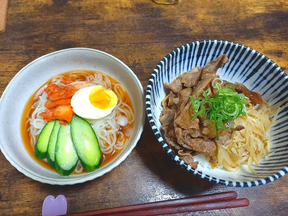 Snapdishの料理写真:・盛岡冷麺
・焼肉丼

旦那作|ちりさん