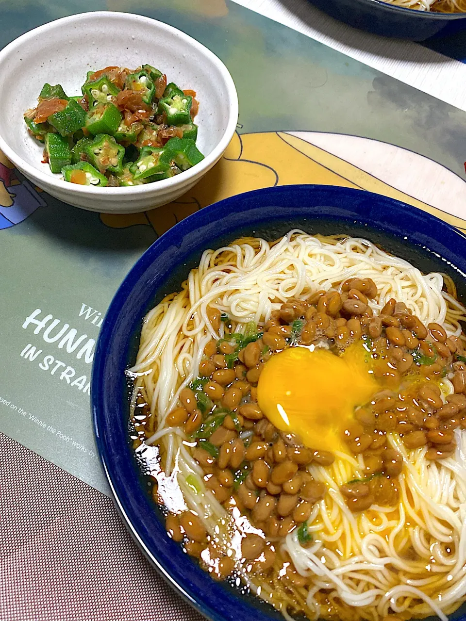 Snapdishの料理写真:納豆ぶっかけそうめん、オクラと梅干しの和え物|kaaaaaさん