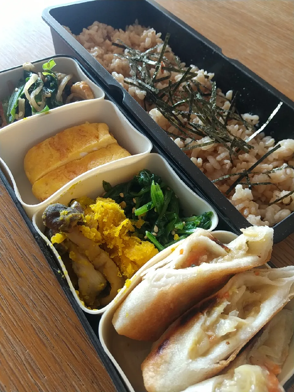 Snapdishの料理写真:炊き込みご飯弁当|まきごろうさん