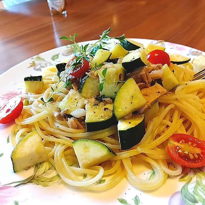 ランチは自家製野菜のオイルパスタ🍝|ふふさん