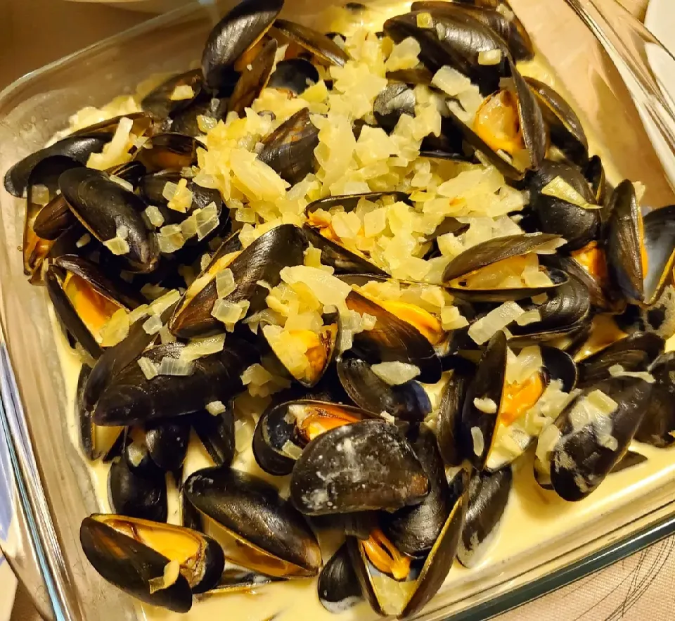 Blue mussels in white wine and creamy sauce
白汁忌廉藍青口|tomatomaさん