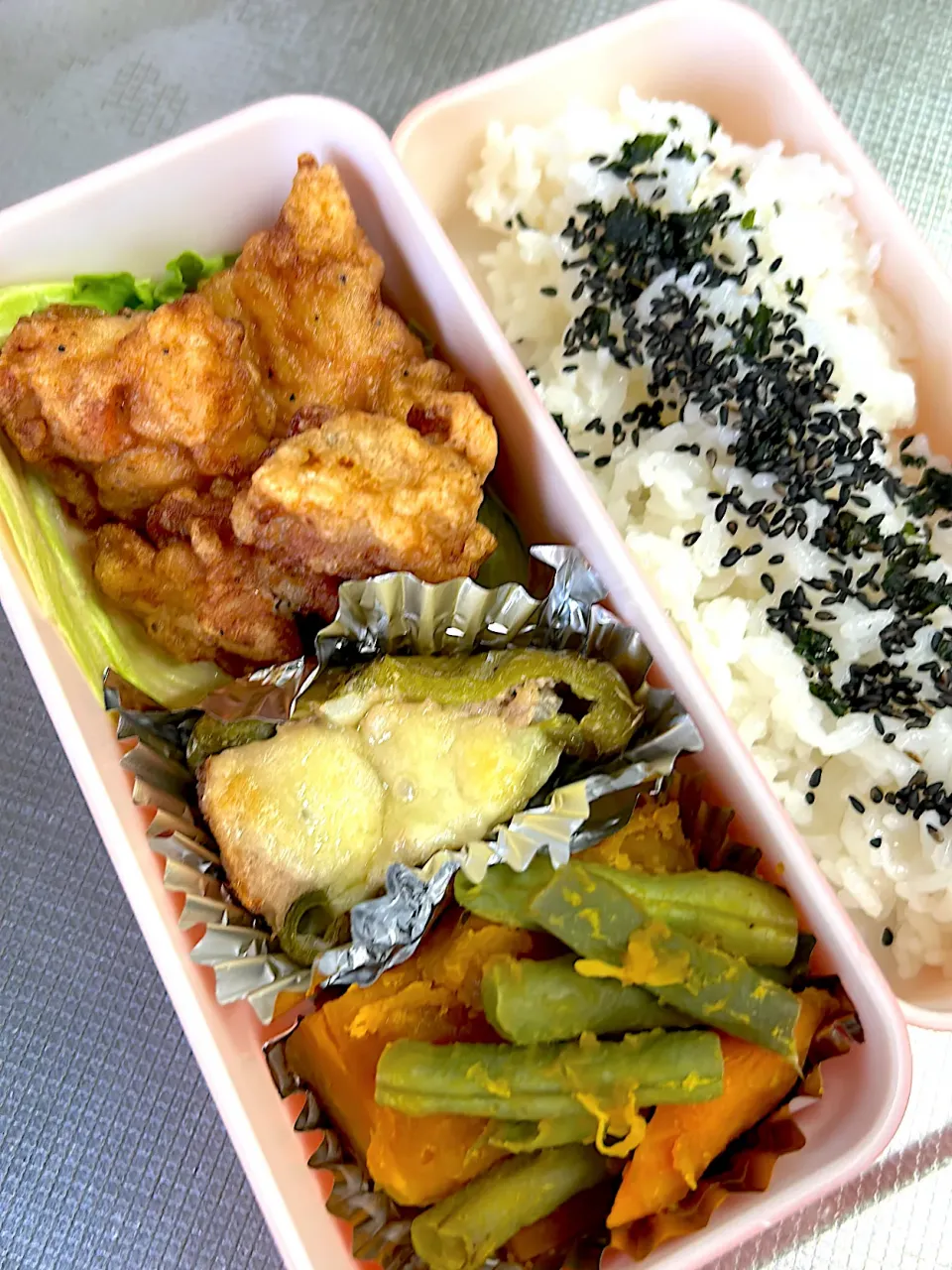 Snapdishの料理写真:唐揚げ弁当|ぱんださん