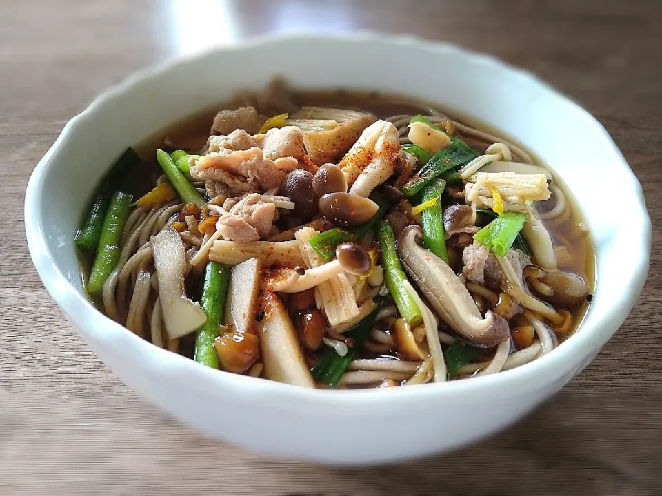 豚肉ときのこの蕎麦|古尾谷りかこさん