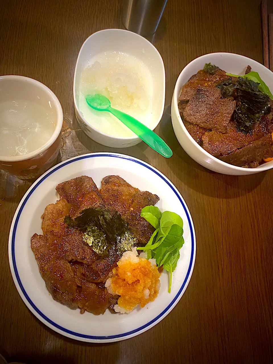 カルビ牛焼肉丼　大根おろし　焼き海苔　塩レモン水🍋|ch＊K*∀o(^^*)♪さん