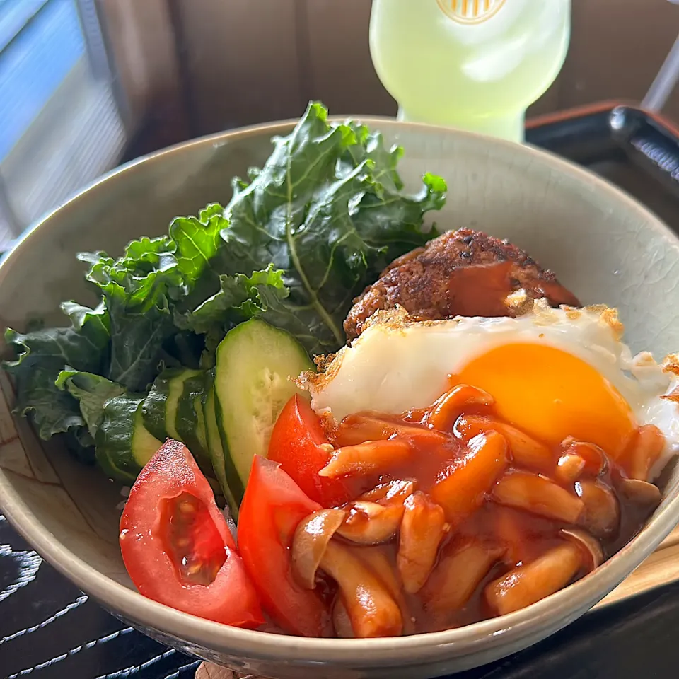 ロコモコ丼。たぶん。|くまちゃんさん