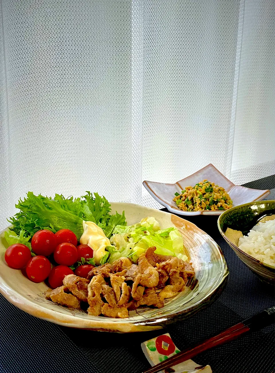 『豚の生姜焼きワンプレートランチ』✨✨✨小鉢は納豆だよ。😋|イチロッタさん