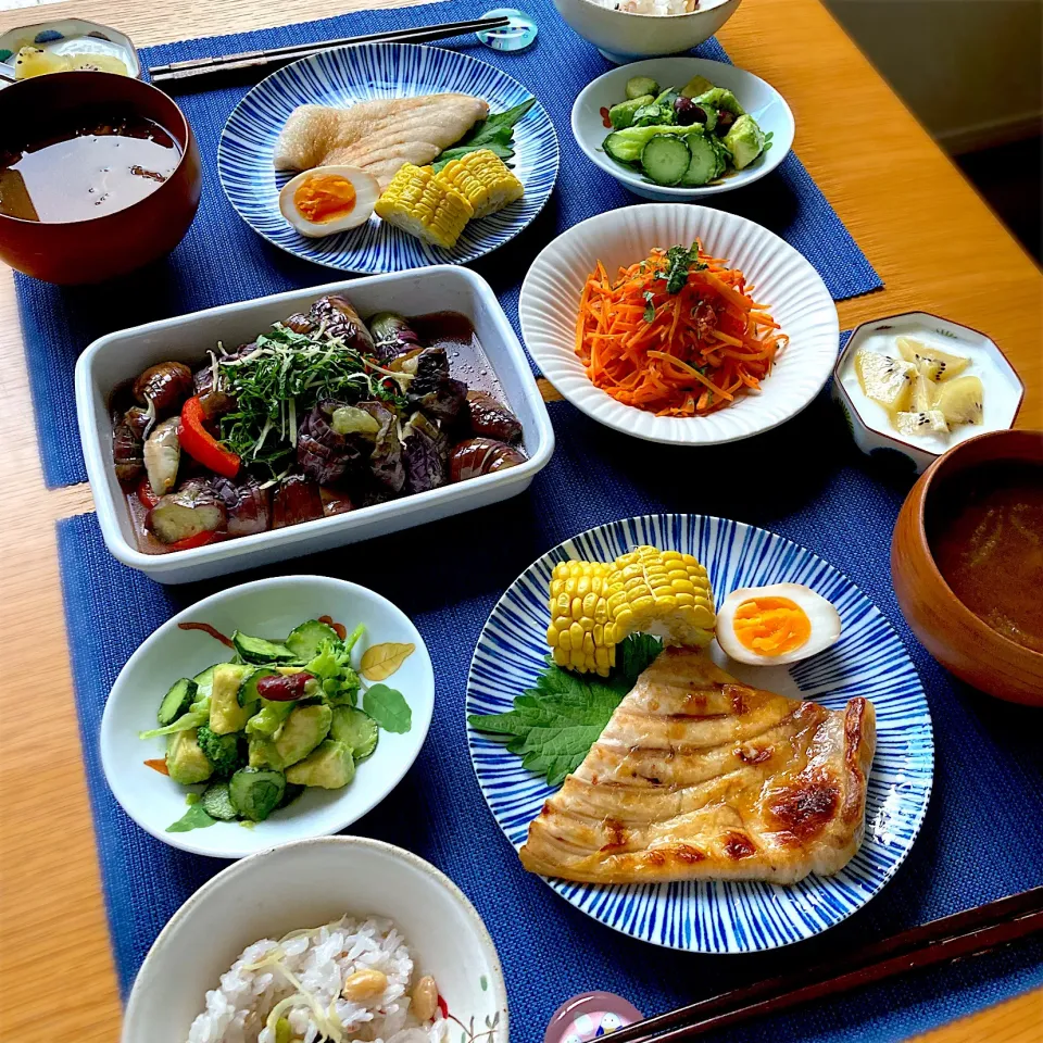 Snapdishの料理写真:鰤腹身の塩焼きの晩ごはん|むぎこさん