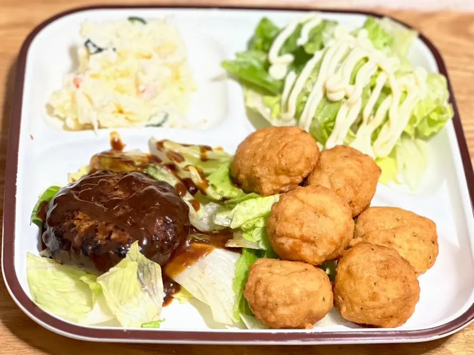 ☆ハンバーグ ☆チキンナゲット ☆ポテトサラダ ☆レタスサラダ|まぁたんさん