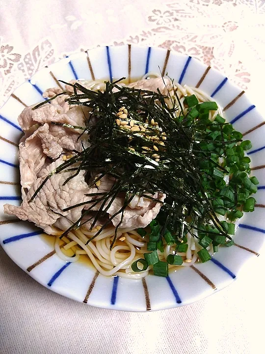 豚しゃぶ素麺😋
*ネギ、胡麻、刻み海苔、めんつゆ味|m.rafuさん