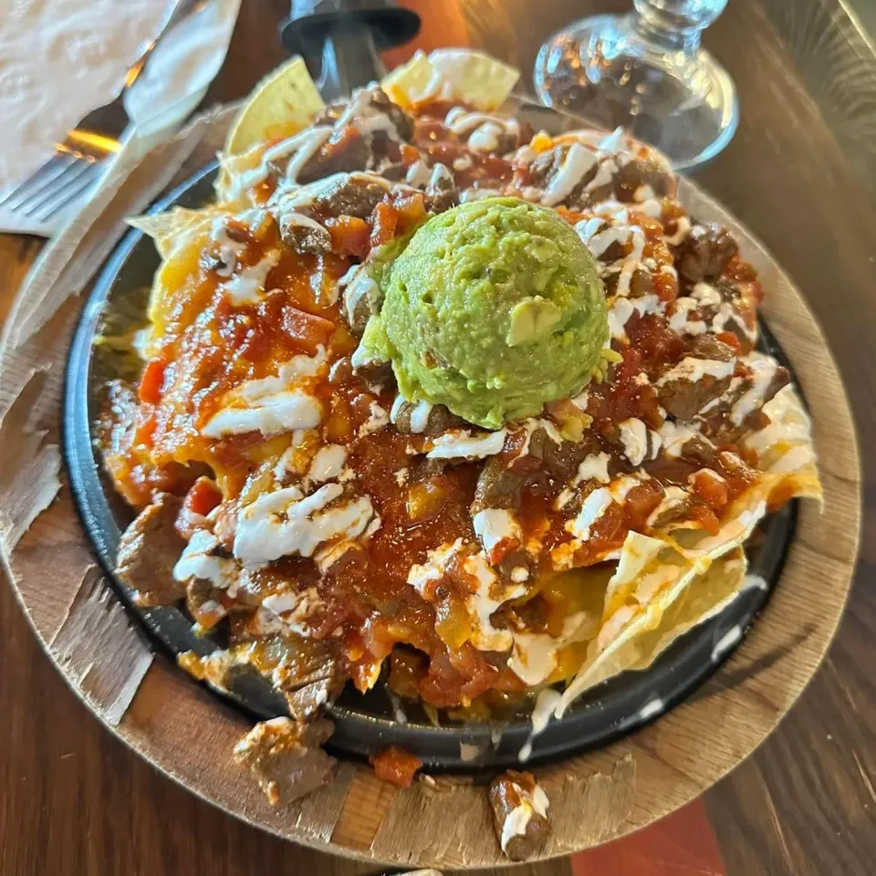 Snapdishの料理写真:Loaded nachos|🌺IAnneさん