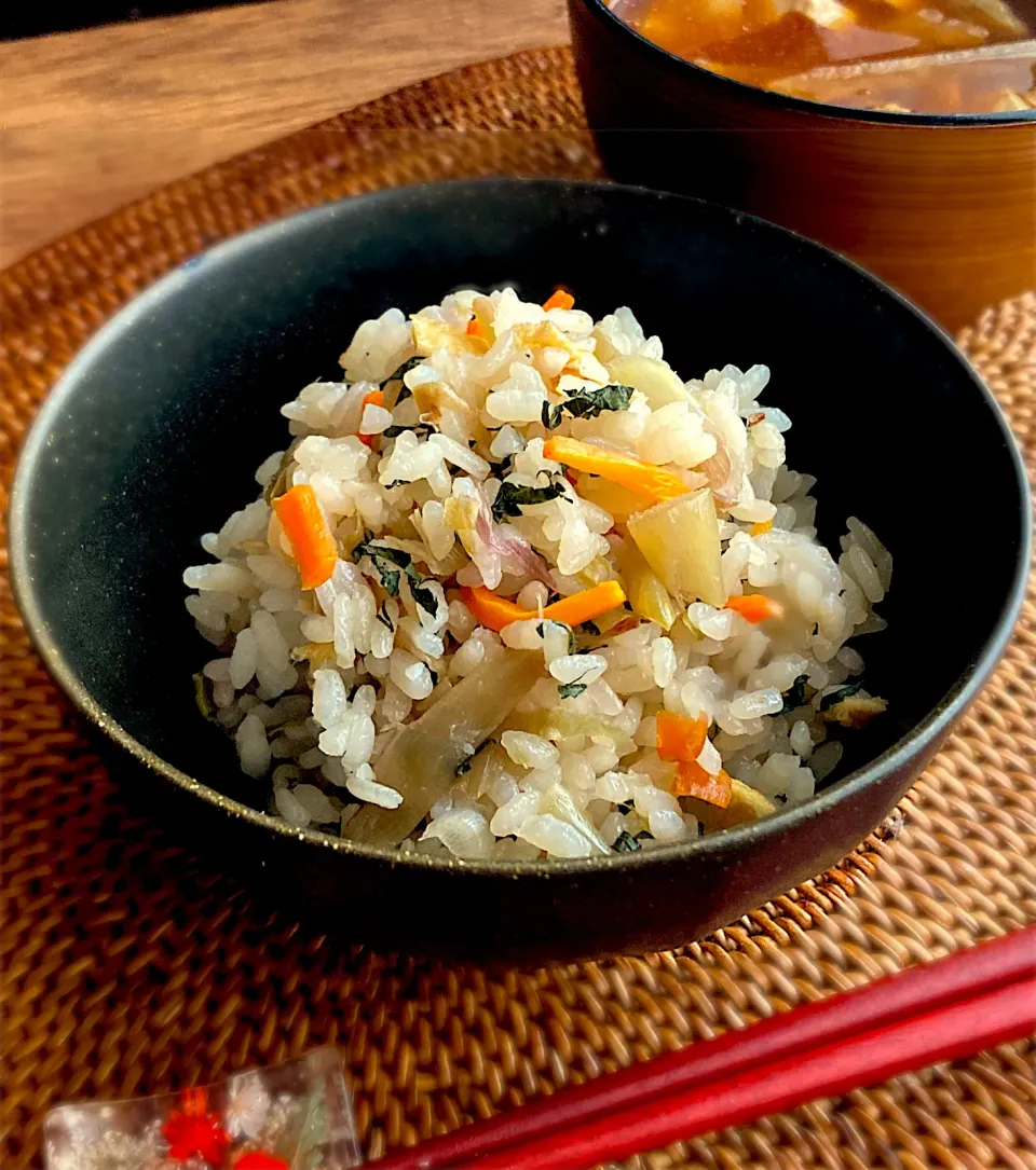 くろねこじったんさんの料理 みょうがの茎の甘酢漬け⇒⇒⇒炊き込みご飯|くろねこじったん‍さん