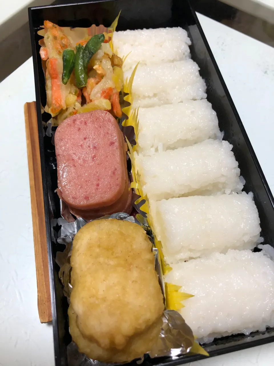 Snapdishの料理写真:お弁当(かき揚げ.魚肉ソーセージ.チキンナゲット)|かずさん