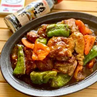 Snapdishの料理写真:🍅🥩🫑万願寺とうがらしとトマトの黒酢酢豚|ゆきぽん@ゆきの家飲み料理さん