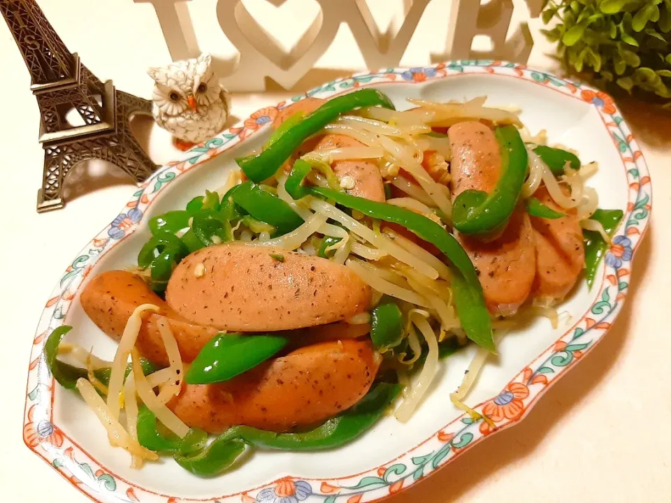 Snapdishの料理写真:♡ウインナーと野菜の炒め物♡|ずんこたんさん