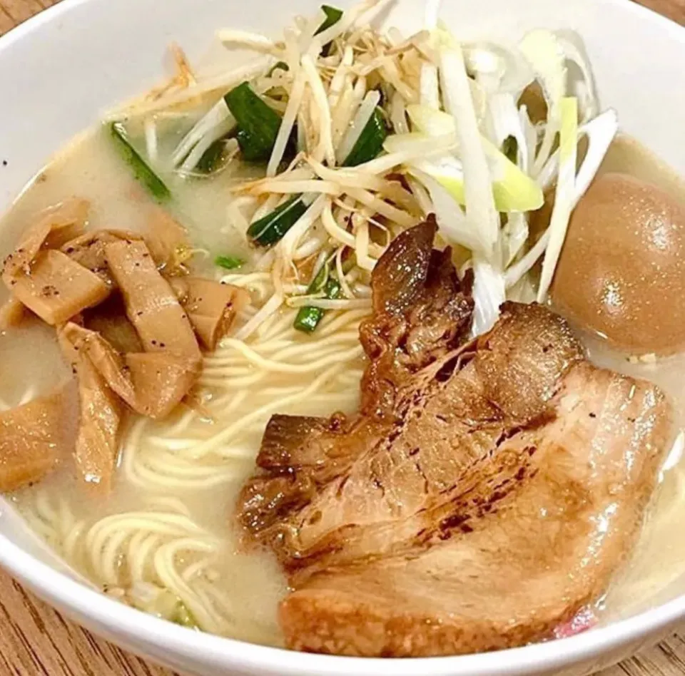 インスタントラーメンで朝ごはん・・|ばくあんしゃさん