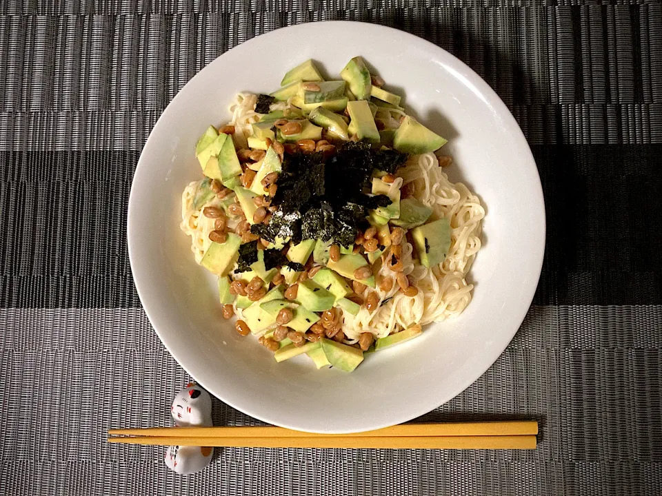 アボカド🥑と納豆のマヨ素麺|サイタマさん