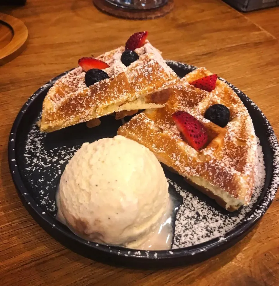 Waffle & Vanilla Ice Cream 🧇🍨🥰|An'leeさん