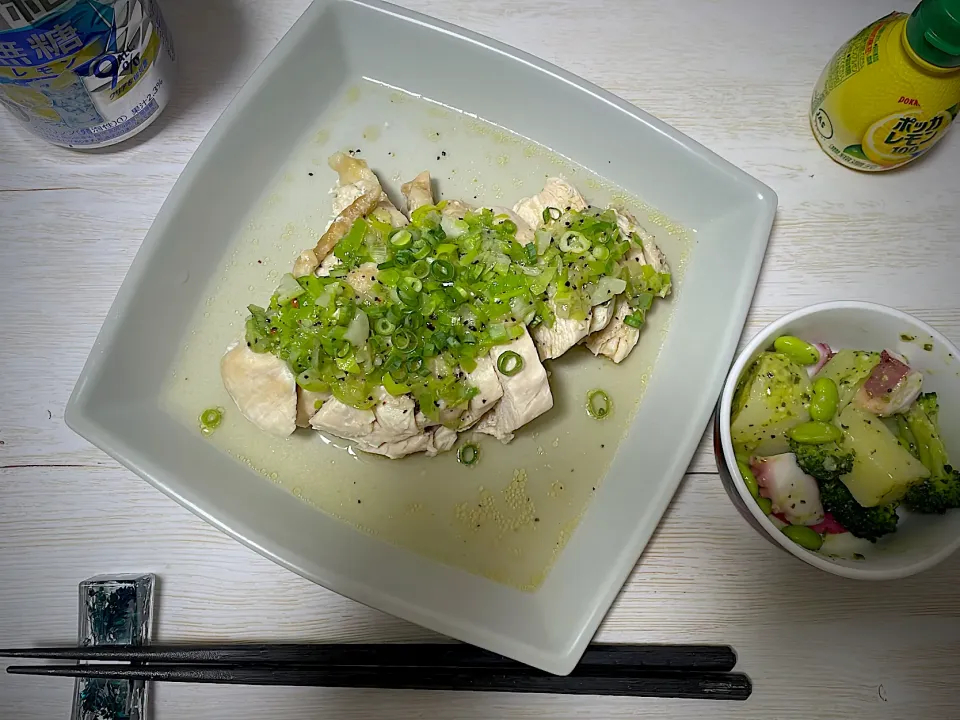 Snapdishの料理写真:レンチン鶏むね肉🐥&タコバジルのやつ🐙|UMAMIやさん