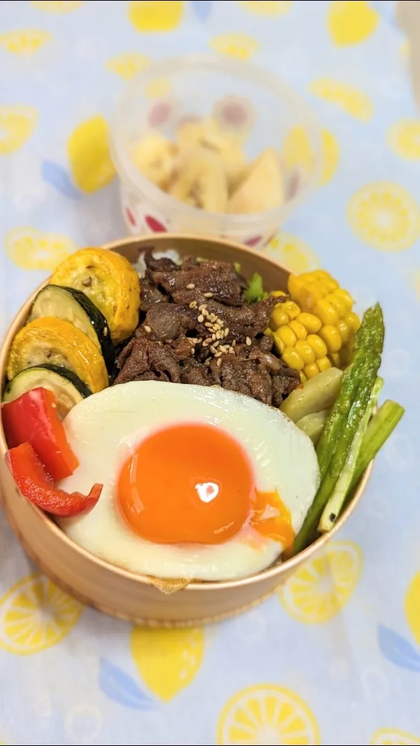 本日のお弁当〜焼き肉と焼き夏野菜弁当〜|f.1125beさん