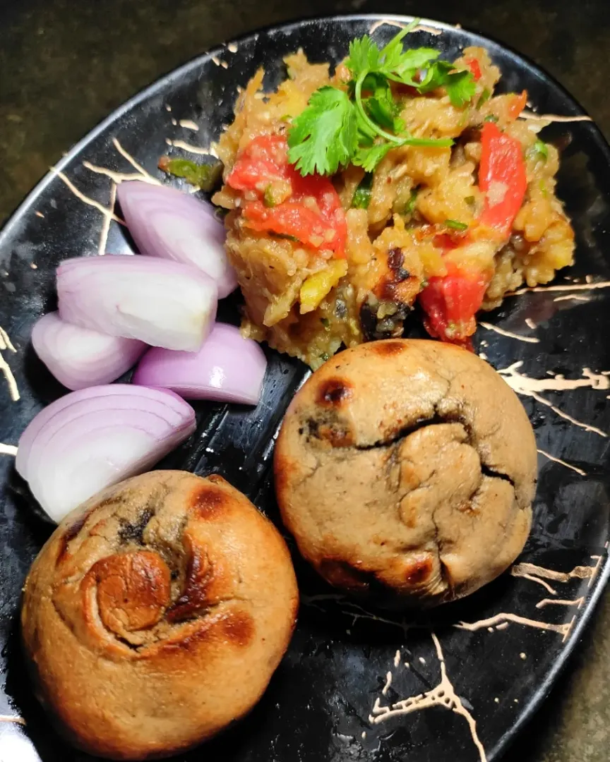 Snapdishの料理写真:Baati chokha (Dal Baati Churma or litti chokha)|Ankitさん