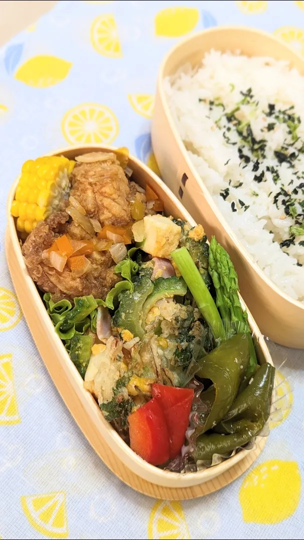 Snapdishの料理写真:本日のお弁当〜唐揚げの甘酢和えと夏野菜弁当〜|f.1125beさん