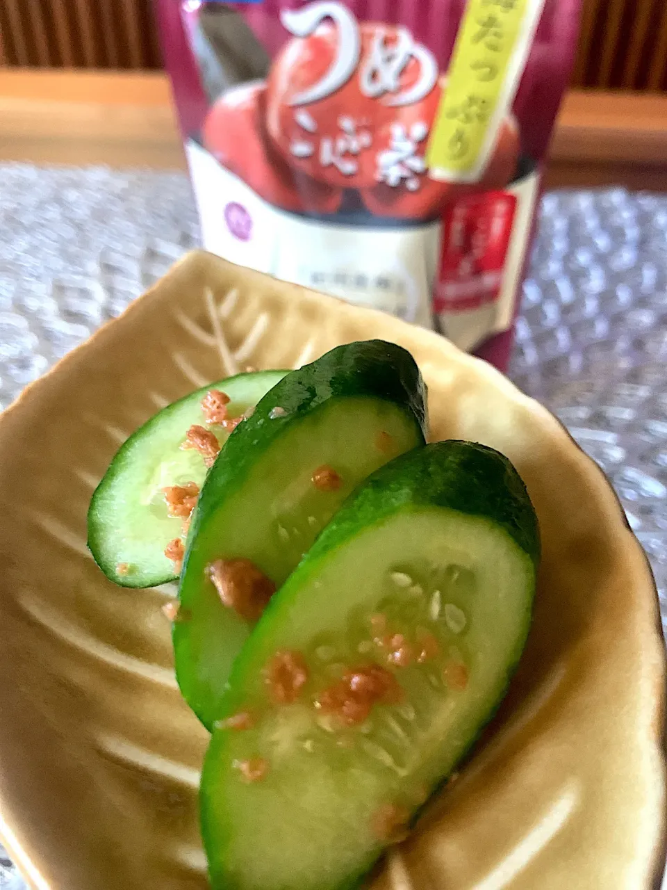 Snapdishの料理写真:梅たっぷり　こんぶ茶を使って、きゅうりの浅漬けを作りました😊✨✨|いちさん