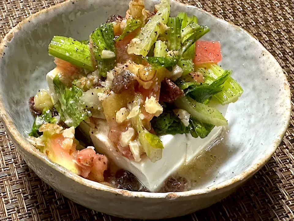 セロリとトマトの冷奴|しげさんさん