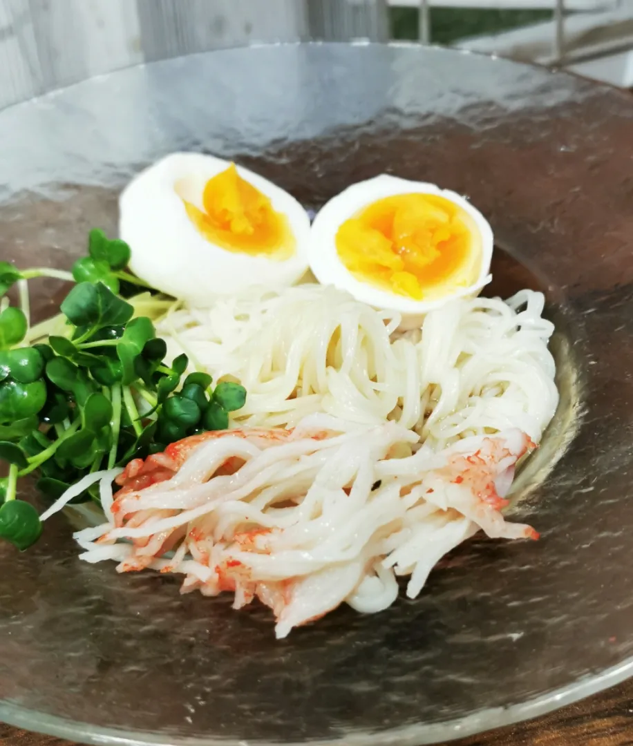 麺つゆと、アールグレイ茶葉割

ベルガモット香るそうめん👌グ〜です☺️|ペンギンさん