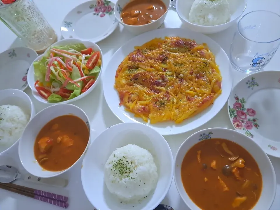 バターチキンカレー🍛
じゃがいもとベーコンガレット
サラダ🥗|プリン☆さん