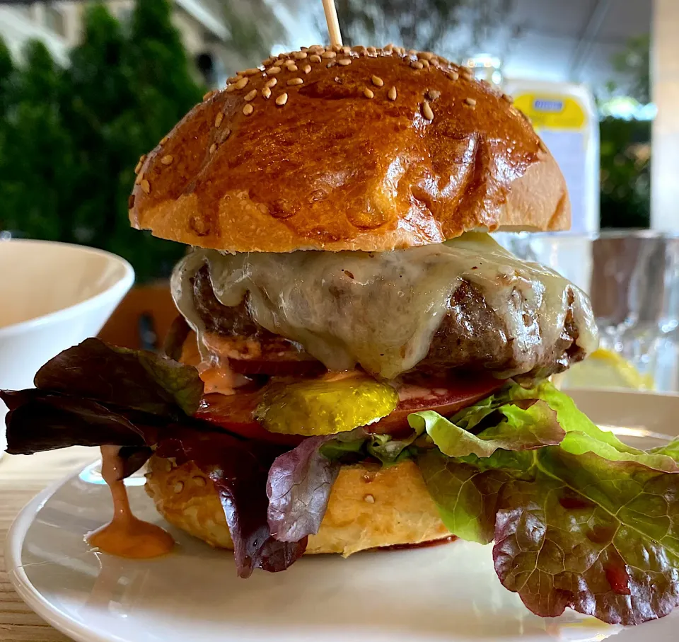 Gruyère cheese burger (★Apawi Pure Lounge, Basel, Switzerland)|Erie.I.Wさん