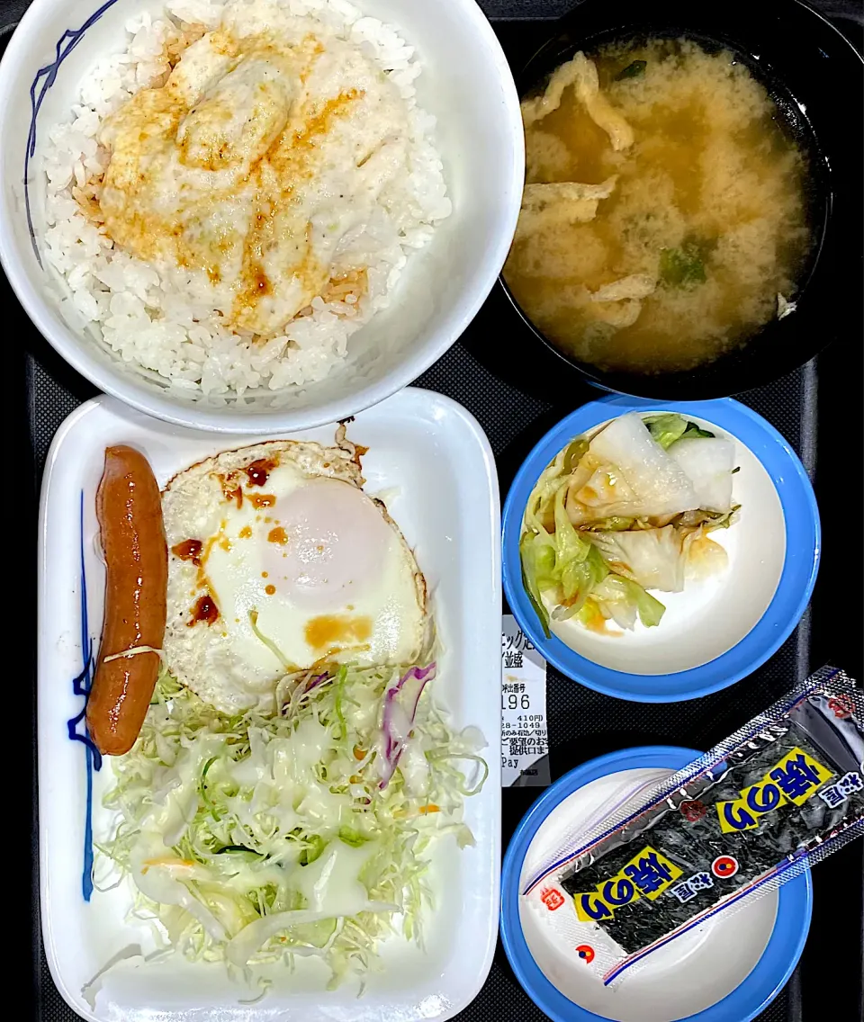 ソーセージエッグ定食 とろろ 450円|すくらんぶるえっぐさん