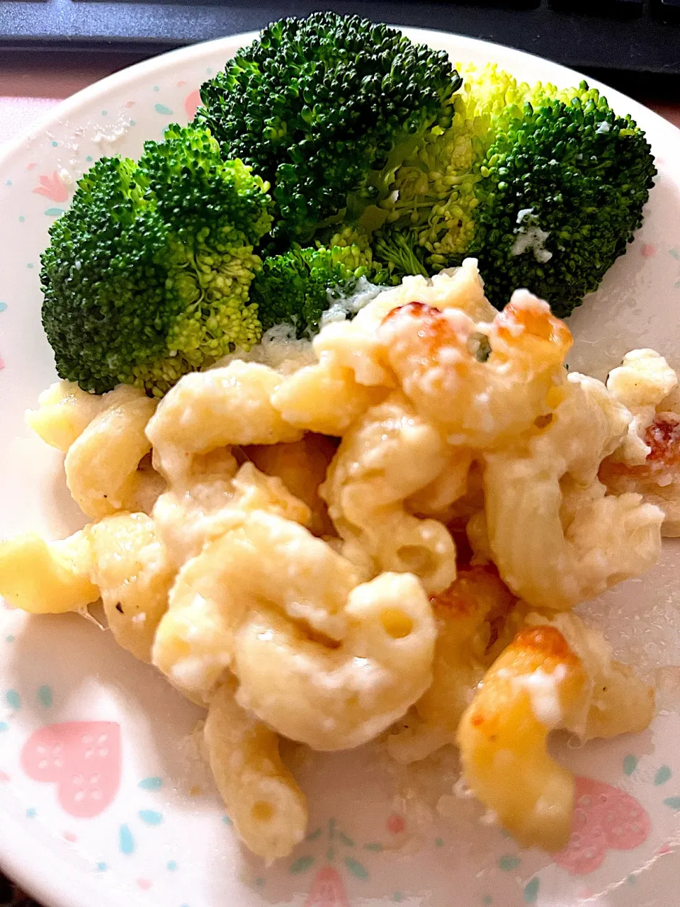 Baked mac&cheese with steamed broccoli|🌺IAnneさん