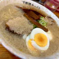 Snapdishの料理写真:背脂チャッチャ系　下頭橋ラーメン