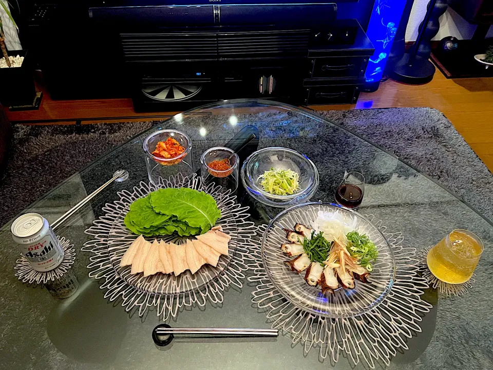 今夜の娘の晩酌ごはん🏮🍻

⚫︎ポッサム
⚫︎炙り蛸の薬味たっぷりサラダ🥗|yokoさん