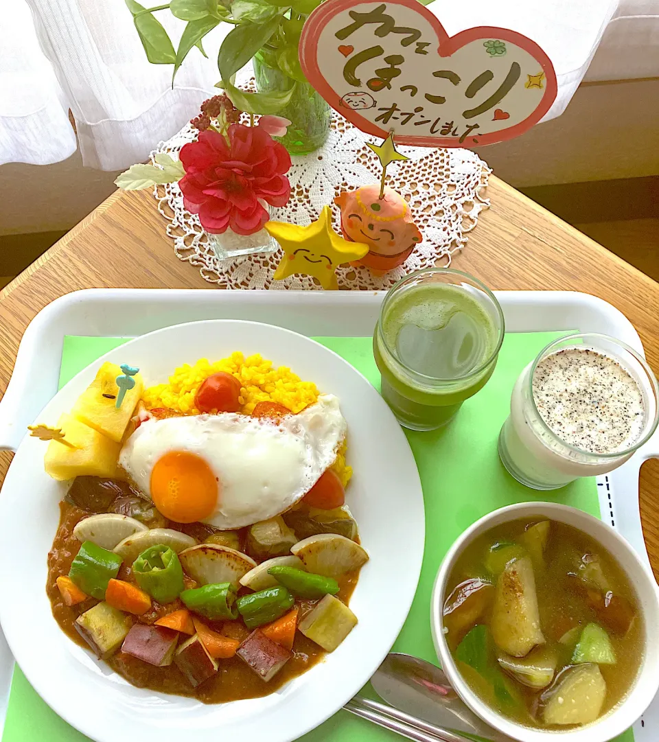 ターメリックトマト粥と夏野菜スパイスカレー🍛茄子と胡瓜冷やし味噌汁🥒🍆|HAMI69さん