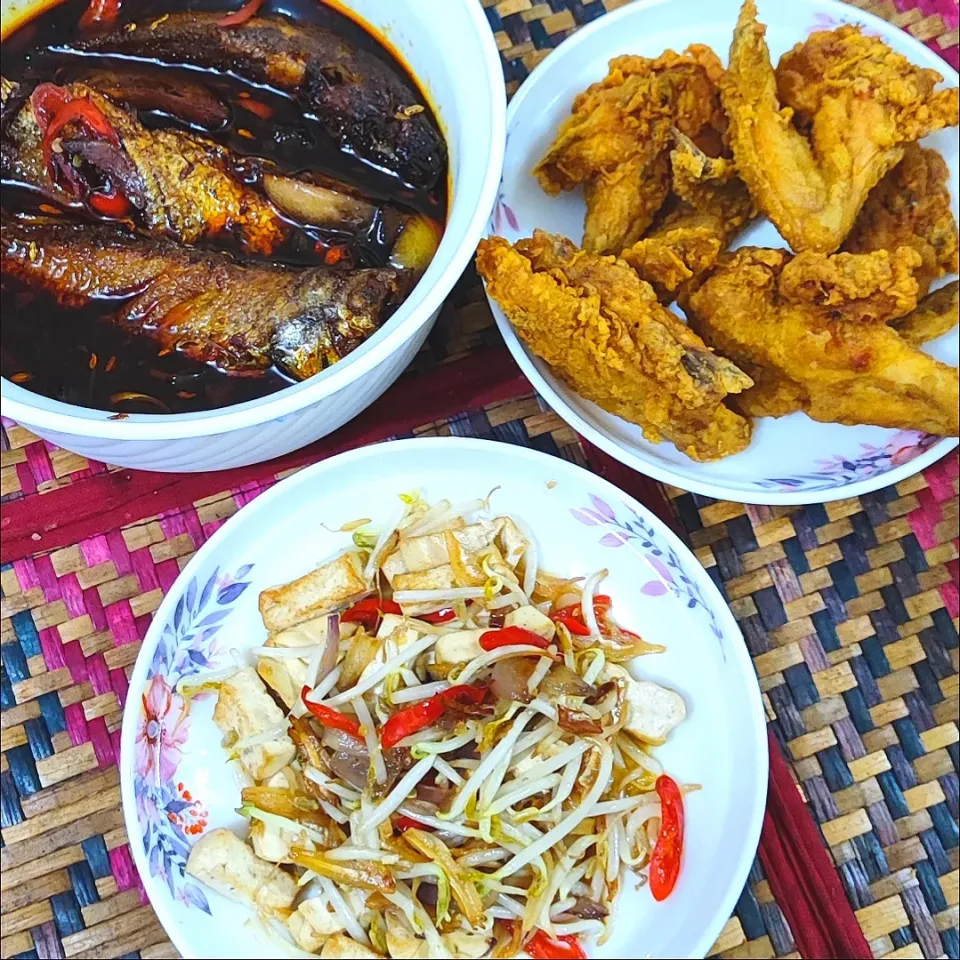 Fried Chicken
Fish with Soy Sauce
Sprout with Tofu fried|simatasepetさん