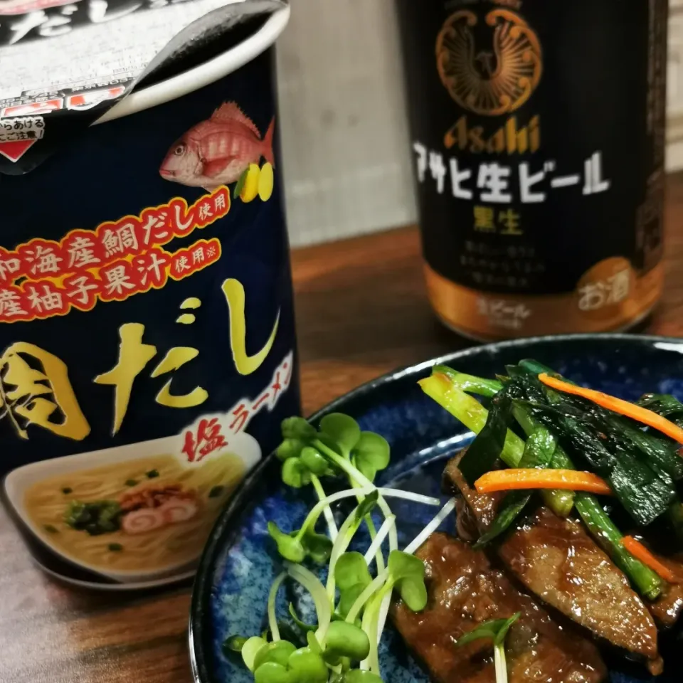 Snapdishの料理写真:昼飲み豚ニラレバー👌グ〜です☺️|ペンギンさん