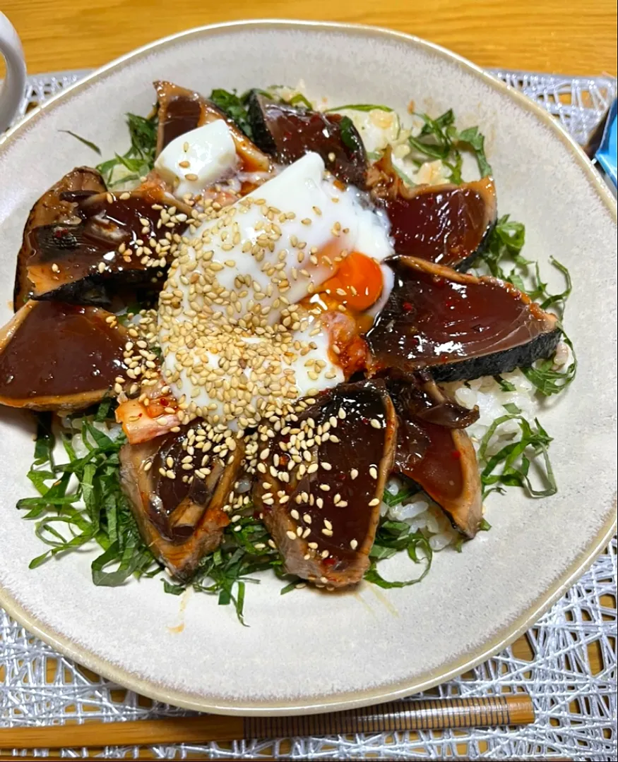 カツオのたたきのユッケ風漬け丼|ごはんきろくさん