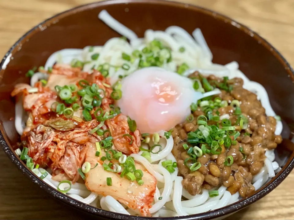 Snapdishの料理写真:☆キムチ納豆うどん|まぁたんさん