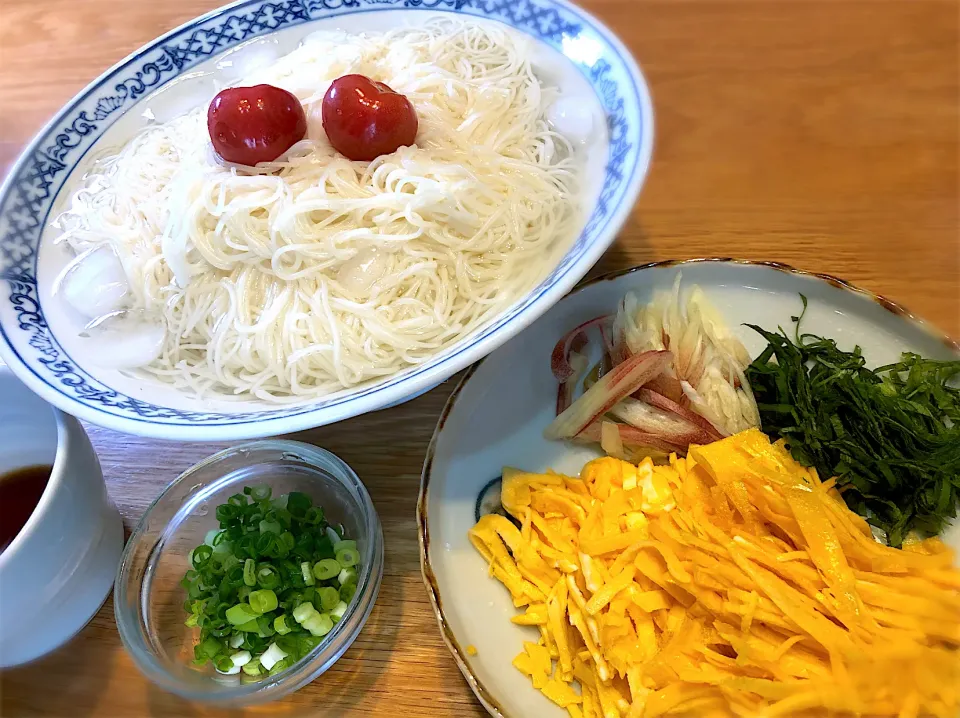 ランチはやっぱり素麺|じゅんさんさん