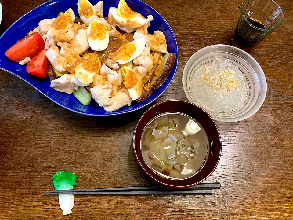 茄子と鶏胸肉のしゃぶしゃぶ、ところてん、玉ねぎのお吸い物|カドラさん