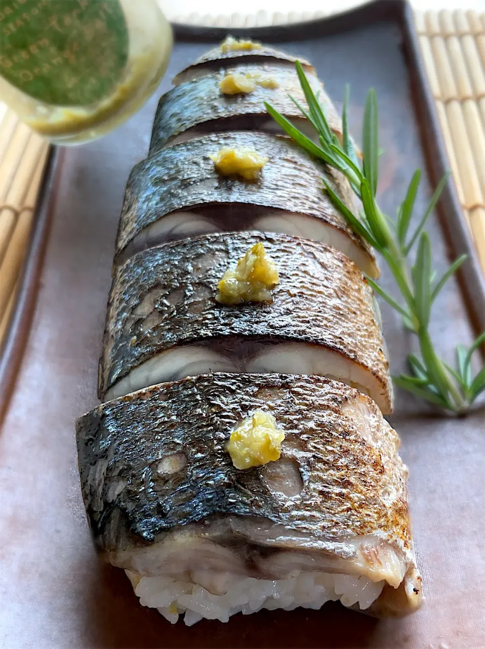 釣り魚🎣青切り塩たんかんのっけ炙りシメサバ寿司🐟|9421beruさん