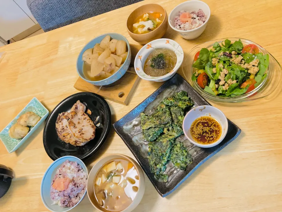 鶏胸肉の味噌焼き♡ニラチヂミ♡大根の煮物♡心太♡お豆のサラダ♡稲荷の残り♡明太子のっけ雑穀米ご飯♡お豆腐と小松菜のお味噌汁(自家製甘酒とアマニオイル)|さくたえさん