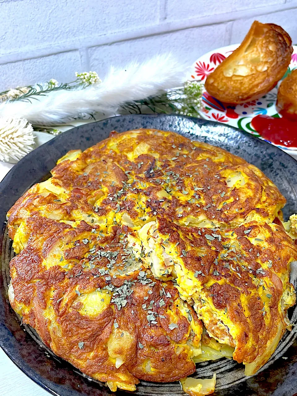 Snapdishの料理写真:🥚スパニッシュオムレツ🥔|UMAMIやさん