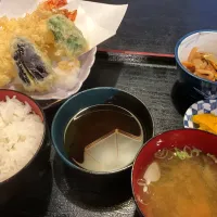 Snapdishの料理写真:天ぷら定食|プリンさん